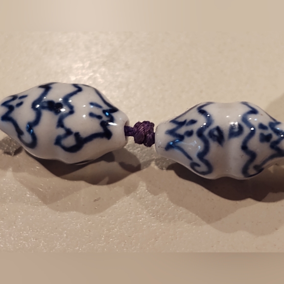 VINTAGE jewelry | Jewelry | Vintage Strand Of Handpainted Bluewhite ...